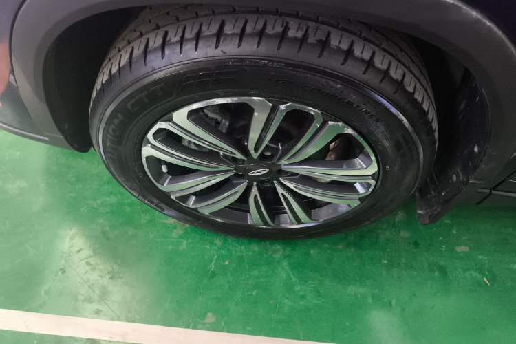 Used Chery Tiggo 8 2021 Kunpeng Edition 290TGDI Automatic Fuyao Version Left Front Wheel Hub