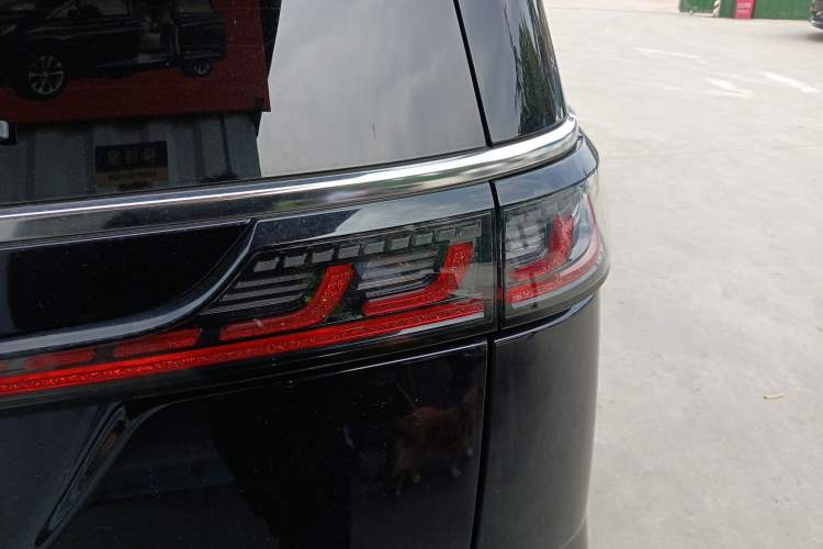 Used VOYAH Dream 2022 Low-Carbon Edition Dream+ Smart Enjoyment Package Right Rear Taillight