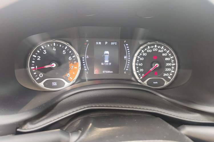 Used Jeep Renegade 2018 Connected Large Screen Version 180T Automatic High-Energy Edition
