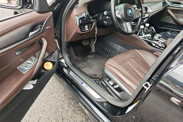 Used BMW 5 Series New Energy 2022 Second Facelift 535Le M Sport Package Driver Seat