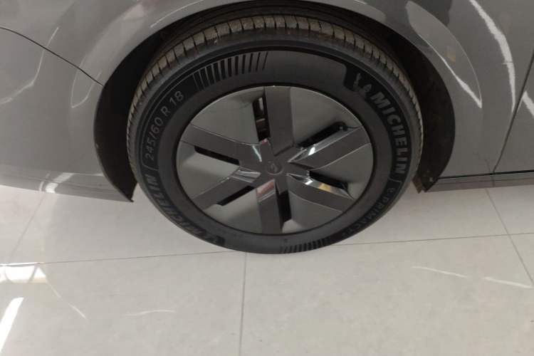 Used Li Auto MEGA 2024 Ultra Model Exterior 8