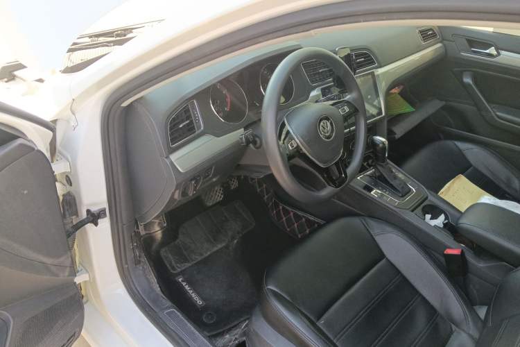 Used Volkswagen Lamando 2018 230TSI DSG Fashion Edition Driver Seat