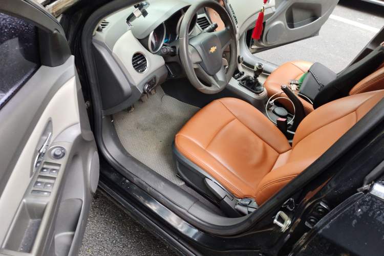 Used Chevrolet Cruze 2013 1.6L SL MT
