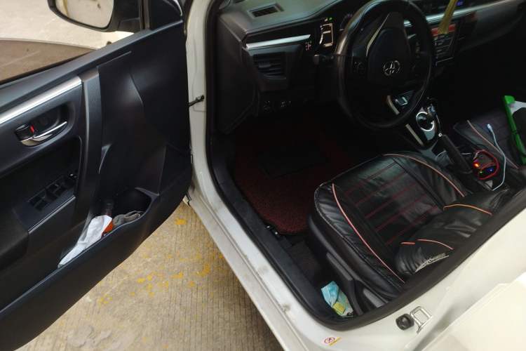 Used Toyota Levin 2016 Dual-Engine 1.8H GS E-CVT Elite Model with Sunroof