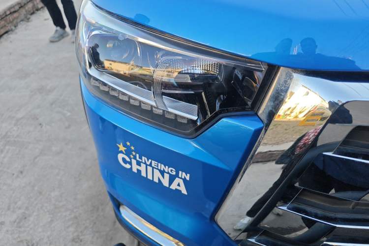 Used JAC Group T8 2019 2.0T Gasoline 4x4 Prestige Version Standard Double Cabin HFC4GA3-4D
