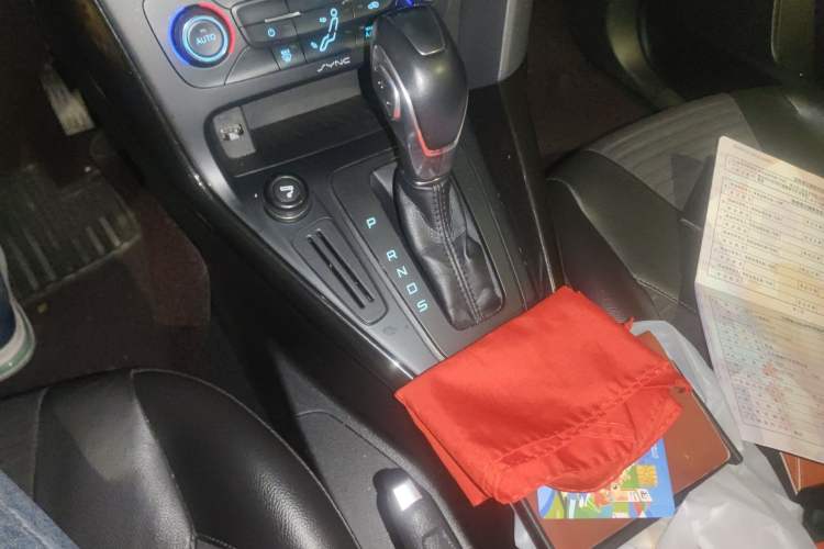 Used Ford Focus 2015 Sedan 1.6L Automatic Trend Model Gear Lever