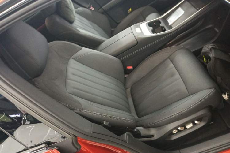 Used ONVO L60 2024 60 kWh Rear-Drive Version