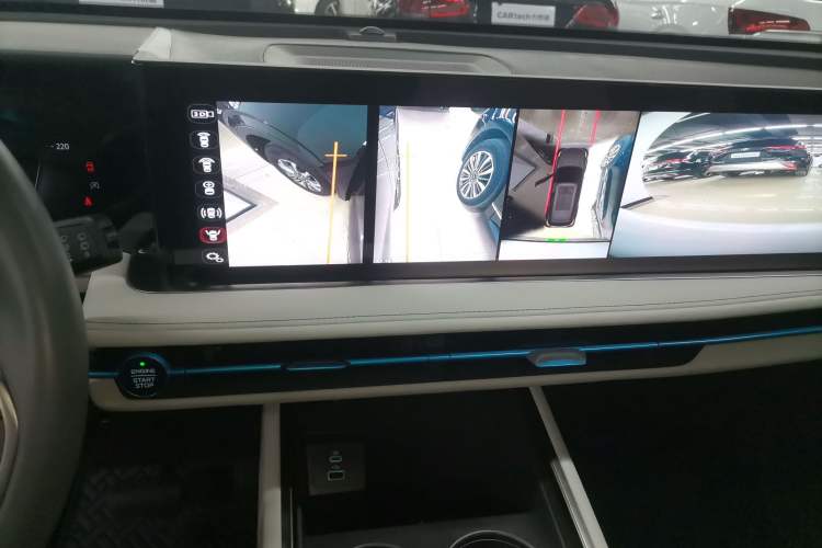 Used Ford Edge 2023 Ford Explorer L 2.0T EcoBoost Two-Wheel Drive 7-Seater Luxury Model