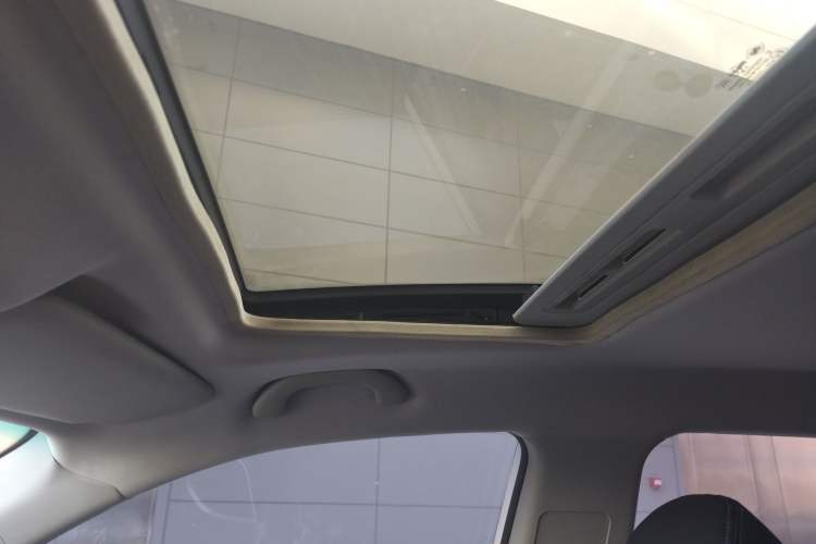 Used Brilliance V5 2014 1.5T Automatic Two-Wheel Drive Sport Model Headliner