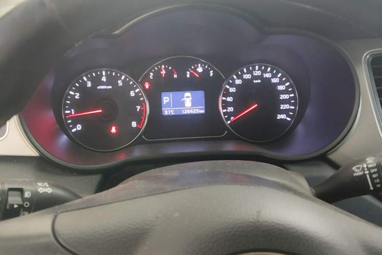 Used Kia Carens 2013 2.0L 7-Seater Automatic Standard Version China IV Standard

