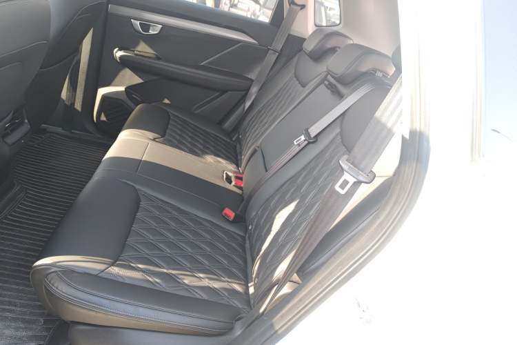 Used Wuling Asta 2022 2.0L DHT Electric-Speed Version