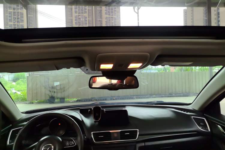 Used Mazda 3 Axela 2017 Sedan 2.0L Automatic Flagship Model China V Standard Headliner