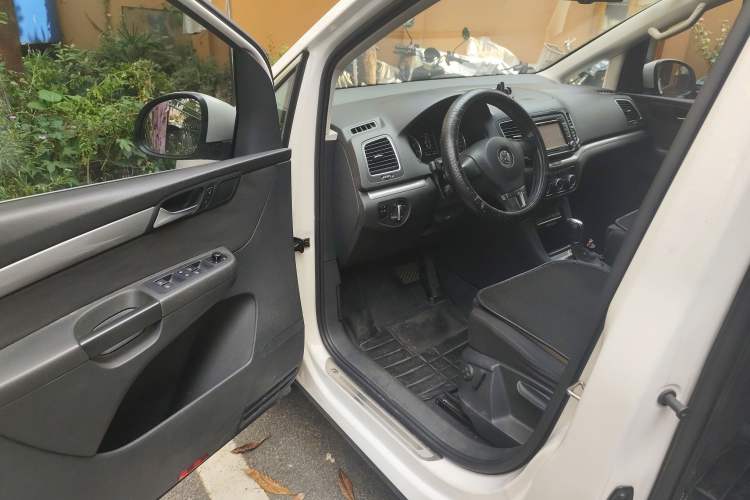 Used Volkswagen Sharan 2014 2.0 TSI Standard Model Driver Seat