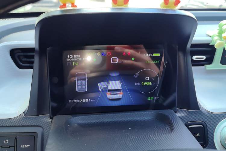 Used Wuling Hongguang MINIEV 2022 Macaron Premium Model – Lithium Iron Phosphate