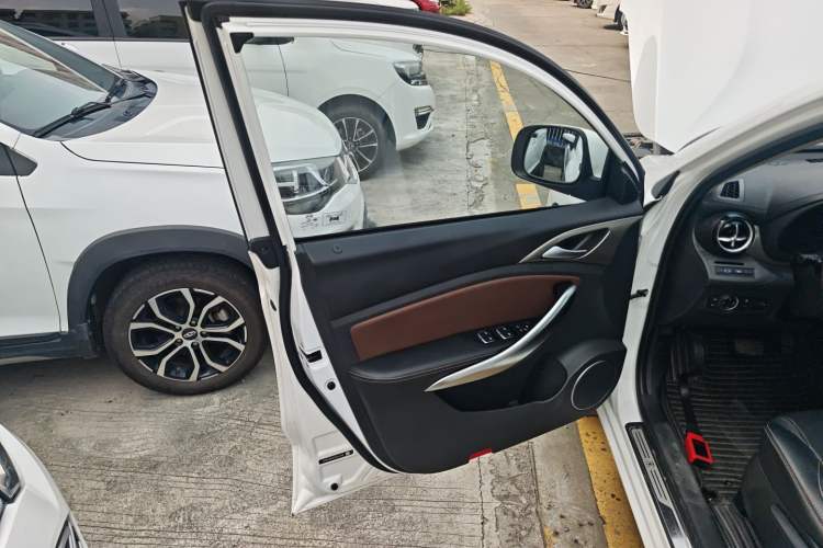 Used BYD Song 2018 1.5TID Automatic Smart Connect Prestige Model
