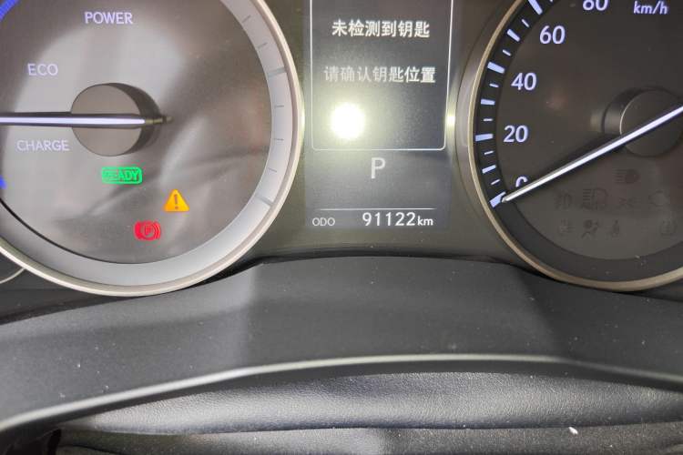 Used Lexus ES 2017 300h Mark Levinson Comfort Edition Odometer Close Up