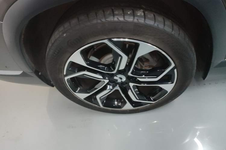 Used Nio ES8 2020 415 km Range 7-Seater Version Right Rear Wheel Hub