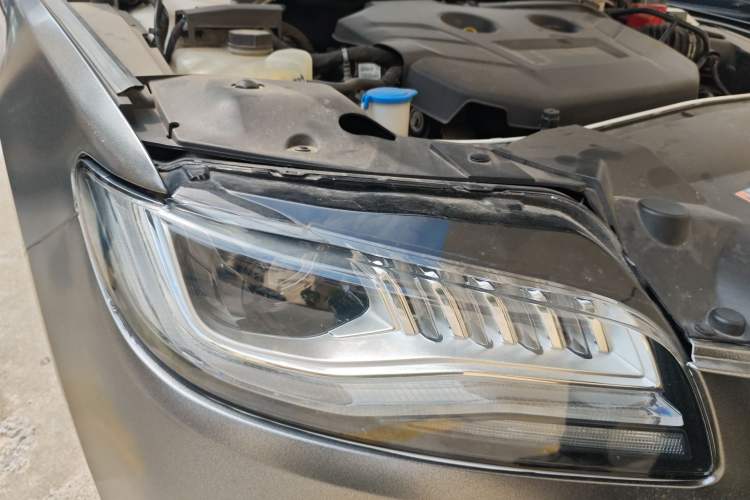 Used Lincoln MKZ 2020 2.0T Deluxe Edition Right Front Headlight