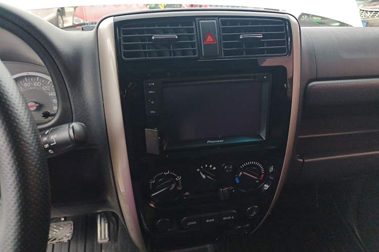 Used Suzuki Jimny 2015 1.3 AT Mode3 Navigation Edition
