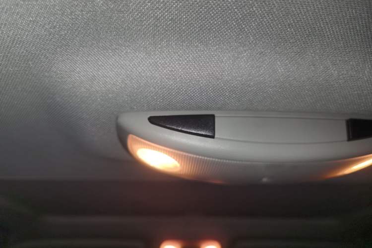 Used Volvo S60 2015 S60L 2.0T Zhiyuan Edition
