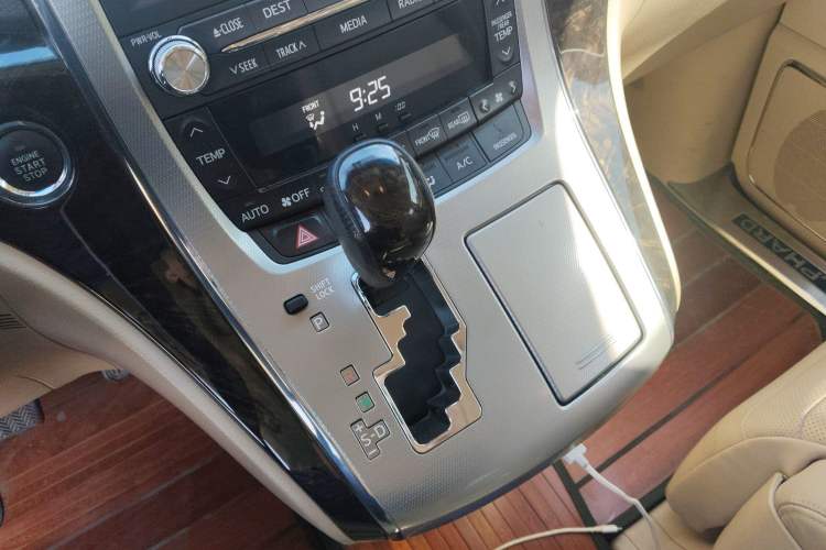 Used Toyota Alphard 2012 3.5L Luxury Edition
