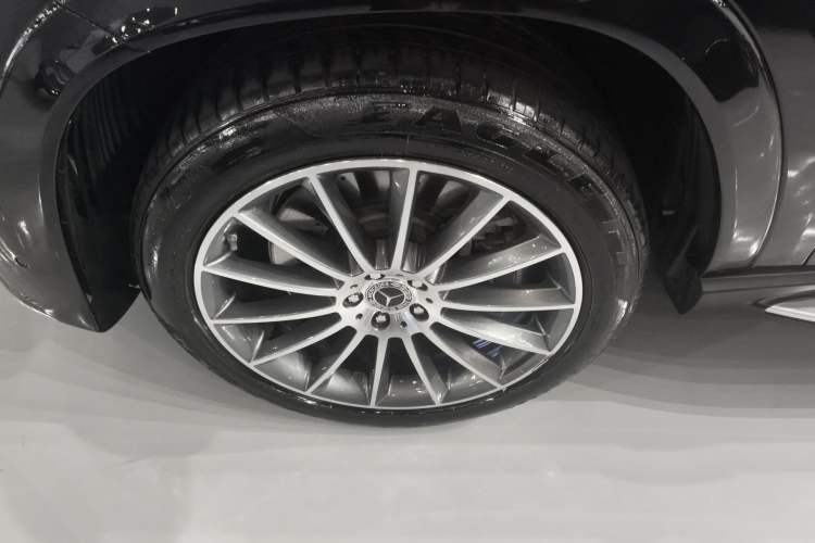 Used Mercedes-Benz GLE 2024 GLE 450 4MATIC Luxury Model Exterior 4