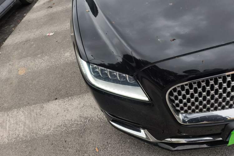 Used Lincoln Continental 2017 2.0T Two-Wheel-Drive Luxury Edition Right Front Headlight