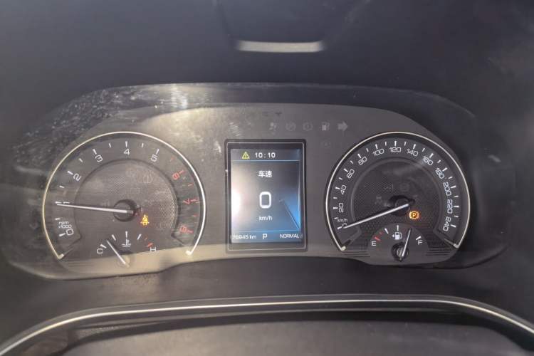 Used Wey VV5 2019 1.5T Two-Wheel Drive Color Pioneer
