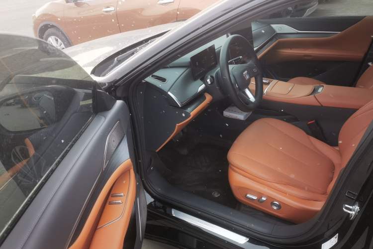 Used Buick L7 2025 Model Luxury Edition