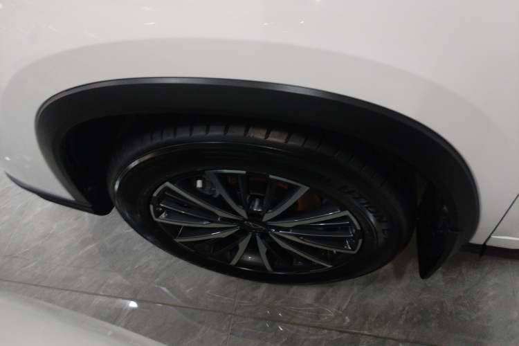 Used Chery Tiggo 8 PRO 2024 Champion Edition 290T Two-Wheel Drive Shining Version 5 Seats
