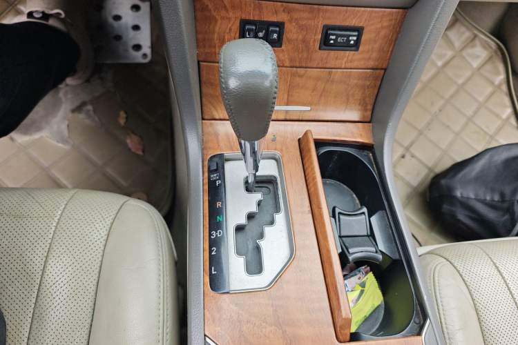 Used Toyota Camry 2011 200G Classic Anniversary Edition Gear Lever