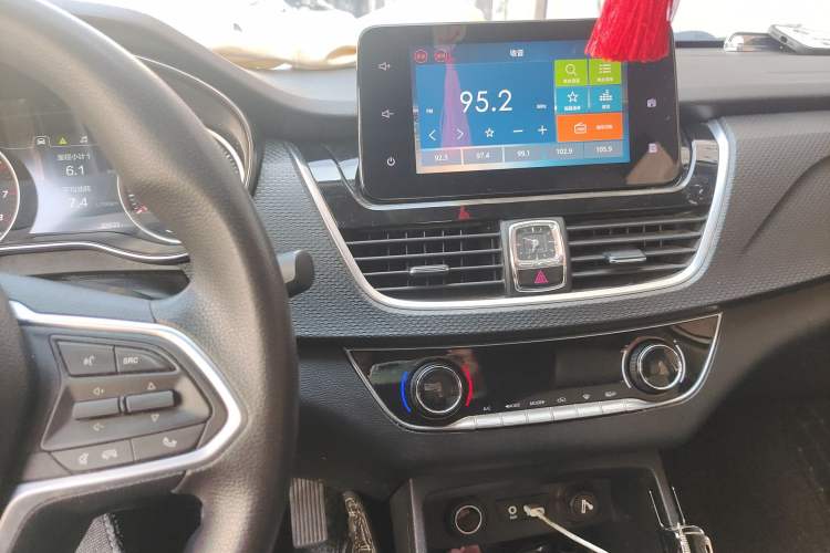 Used Baojun 730 2017 1.5T Manual Style 7 Seats China V