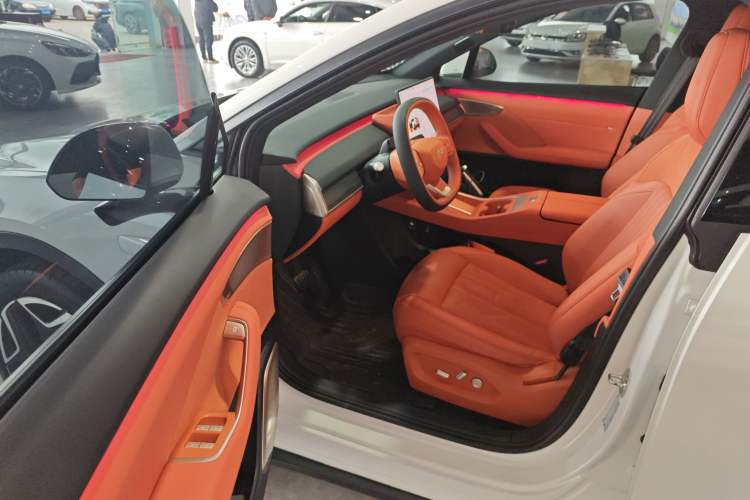 Used ONVO L60 2024 60 kWh Rear-Drive Version