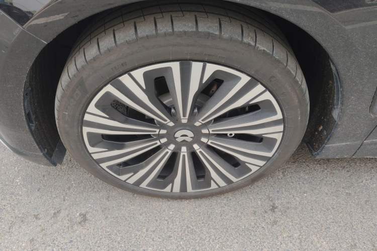 Used Nio ET9 2025 100kWh Signature Edition
