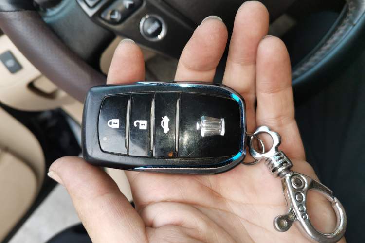 Used Toyota Crown 2011 2.5L Royal Special Edition with Leather and Sunroof