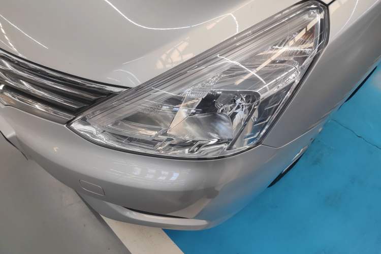 Used Nissan Livina 2015 1.6XE Manual Comfort Edition Left Front Headlight