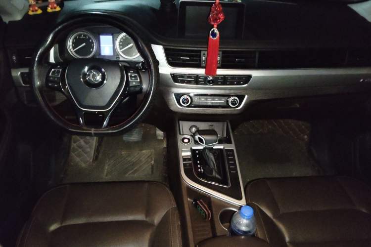 Used FORTHING Joyear X5 2017 Jingxiang Series 1.5T CVT Luxury Model Center Console