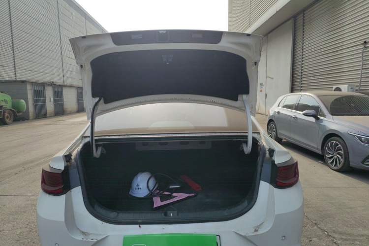 Used Geely Auto Emgrand L HiP 2022 1.5TD-DHT Pro 100KM Super Clean Trunk