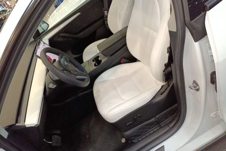 Used Tesla Model Y 2022 Long-Range All-Wheel-Drive Version