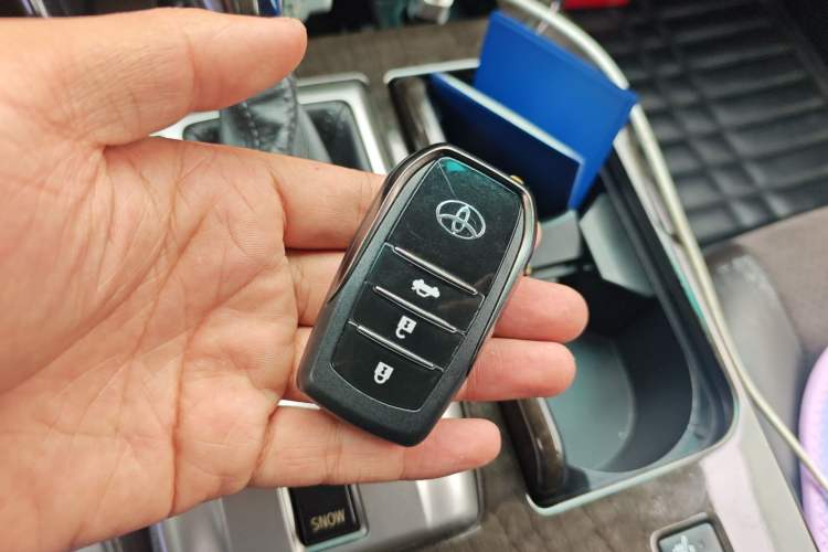 Used Toyota Reiz 2013 2.5V Shangrui Edition Vehicle Key