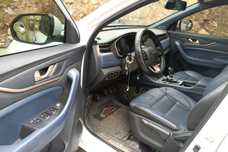 Used CHANGAN OSHAN COS1 2020 1.5T Manual Fashionable Smart Connectivity 7-Seater