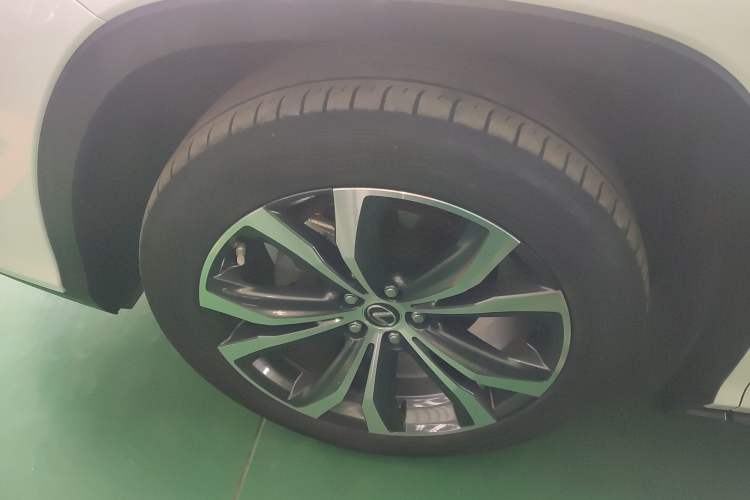 Used Lexus RX 2020 Facelifted 300 4x4 Elegant Edition Left Front Wheel Hub