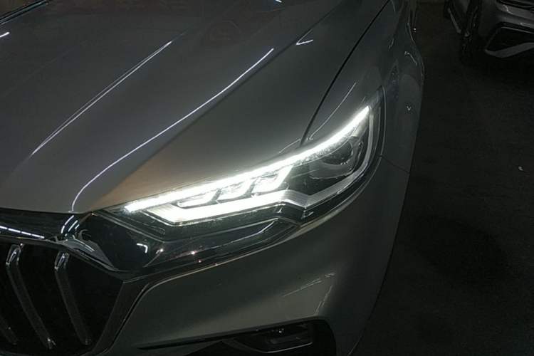 Used Hongqi HS5 2022 Facelifted Version 2.0T Smart Connect Flagship All-Wheel-Drive Edition
