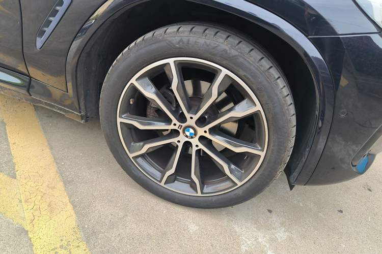 Used BMW X4 2022 xDrive 30i M Sport Package Right Front Wheel Hub