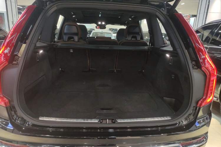 Used Volvo XC90 2024 B5 SmartDrive Luxury Edition 5 Seats
