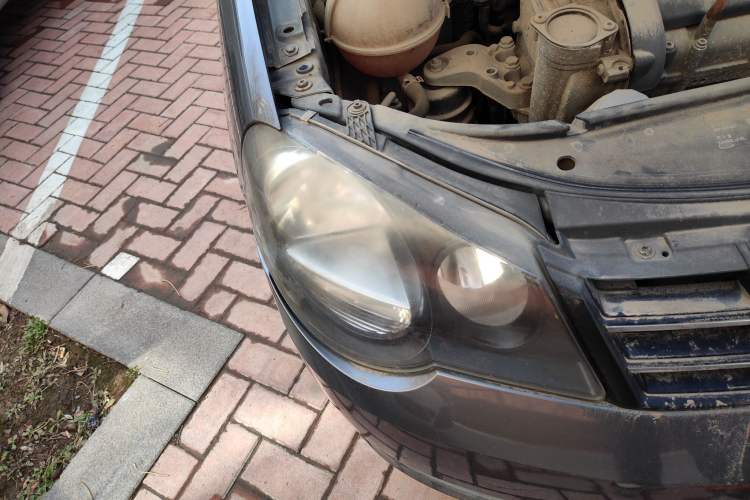 Used Volkswagen Polo 2011 Jingqu 1.4L Manual Sile Edition Right Front Headlight