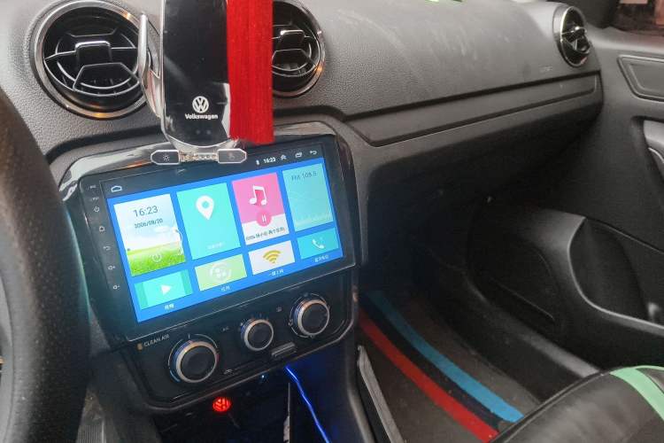 Used Volkswagen Jetta 2017 1.4L Manual Fashion Edition
