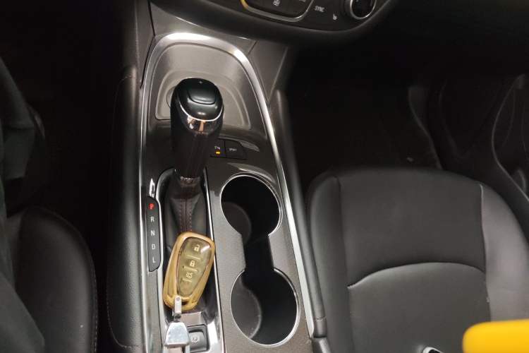 Used Chevrolet Malibu XL 2019 Redline 550T Automatic Sport Edition Gear Lever