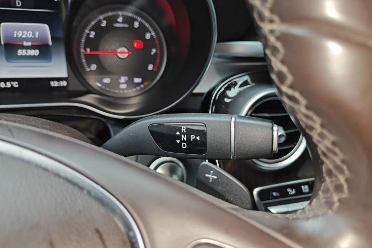 Used Mercedes-Benz GLC 2018 Facelift GLC 260 4MATIC Luxury Edition
