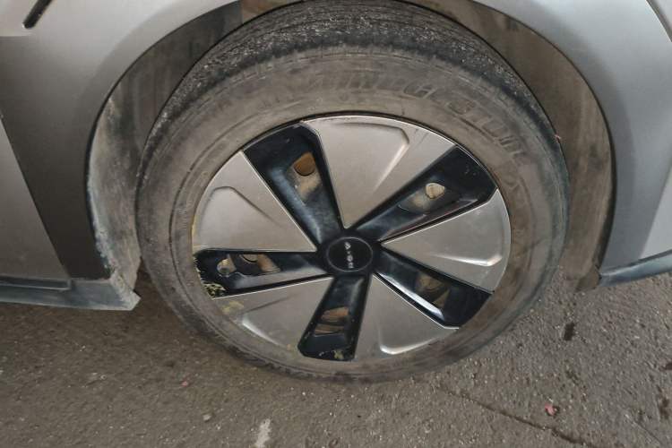 Used AION Y 2022 70 Enjoyment Edition Lithium Iron Phosphate Right Front Wheel Hub